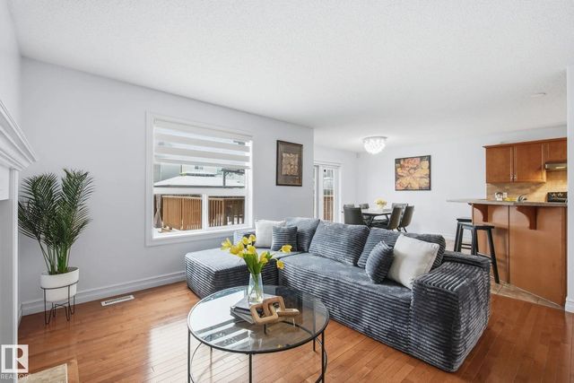 3016 24 Ave Nw, Edmonton