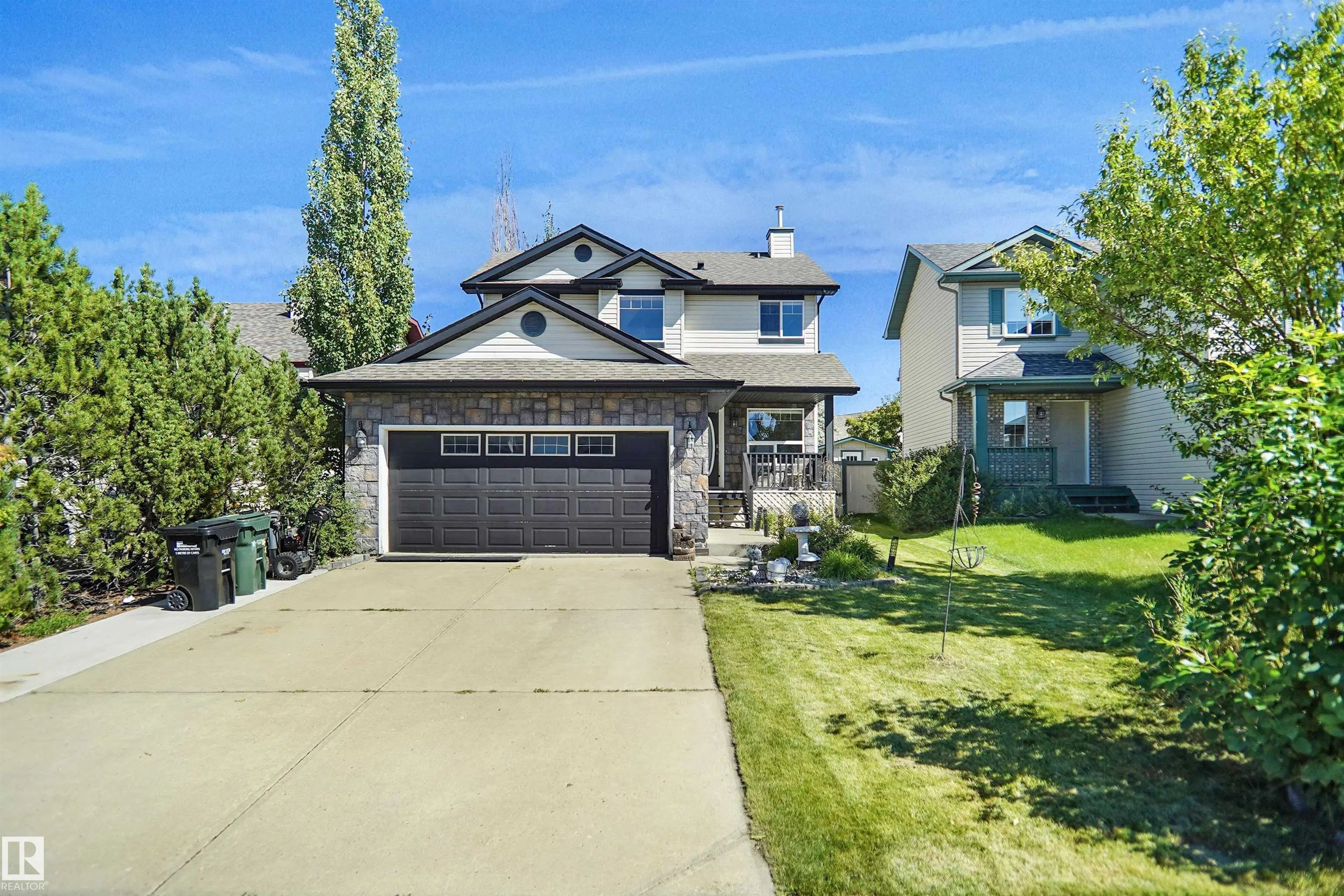 Photo for MLS®# E4506063 - home for sale at 19 Christina Way, Lakeland Ridge, Sherwood Park AB