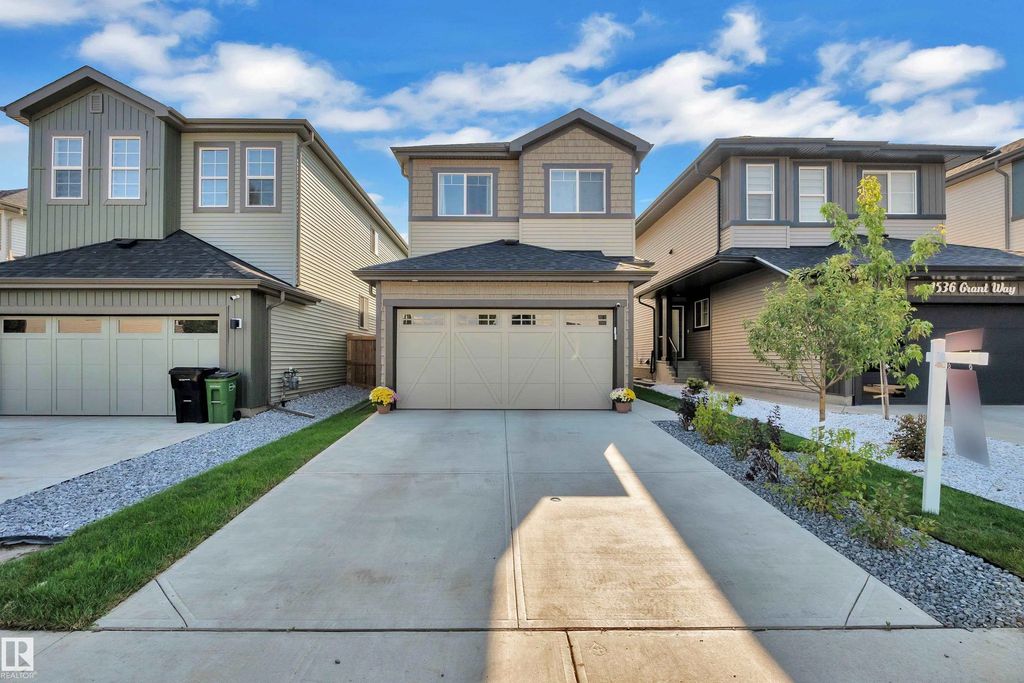 1538 Grant Way, Edmonton