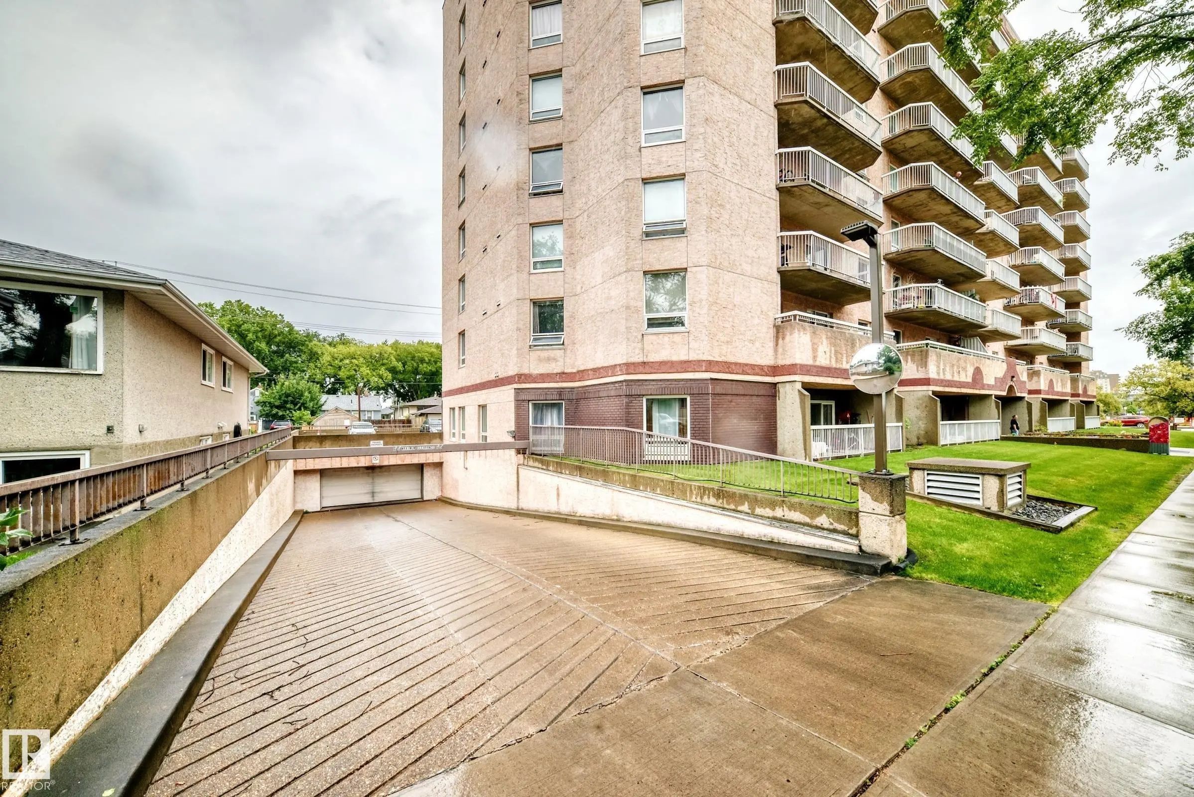 Photo for MLS®# E4504004 - home for sale at 706 11211 85 Street Northwest, Parkdale (Edmonton), Edmonton AB