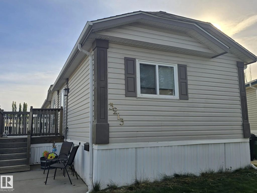3213 Lakewood Close, Edmonton