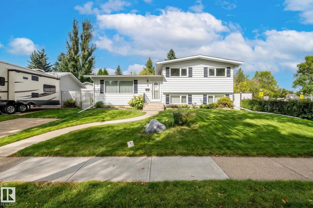 2 Lester Crescent, St. Albert