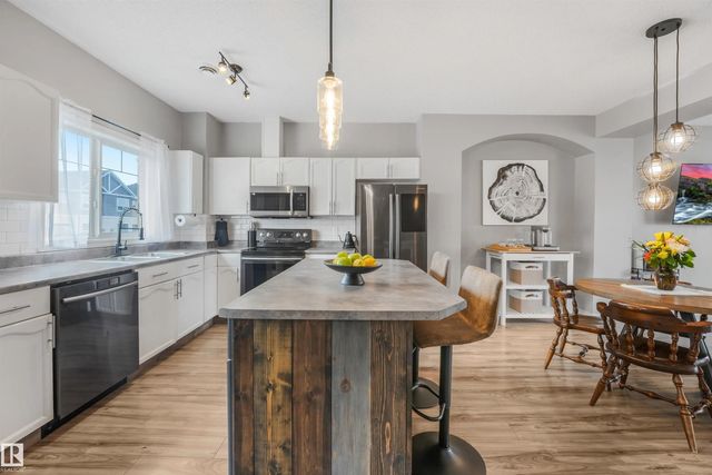 33 3010 33 Avenue Nw, Edmonton