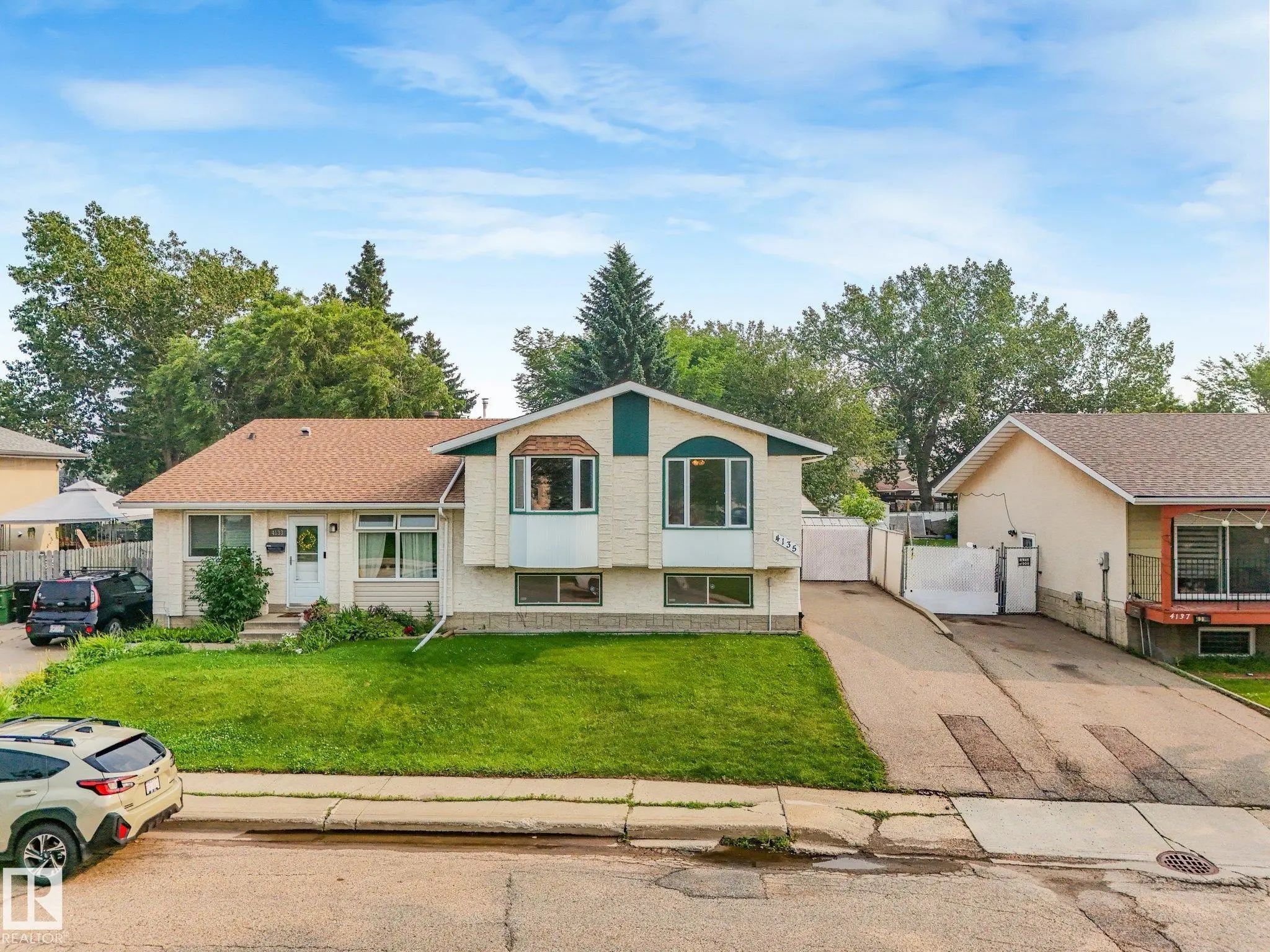 Single Family Home for Sale in Edmonton, AB
