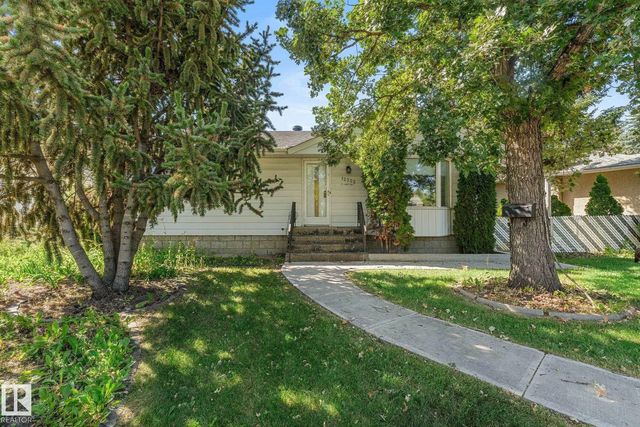 12352 St Albert Trail Nw, Edmonton
