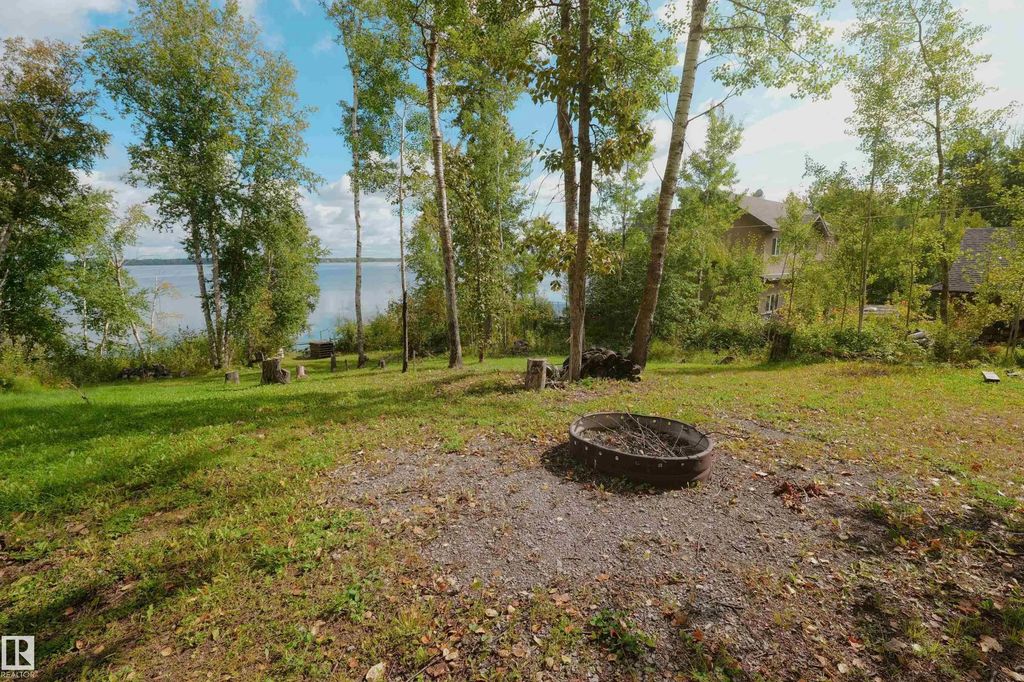 38 3215 Twp Road 574, Rural Lac Ste. Anne County
