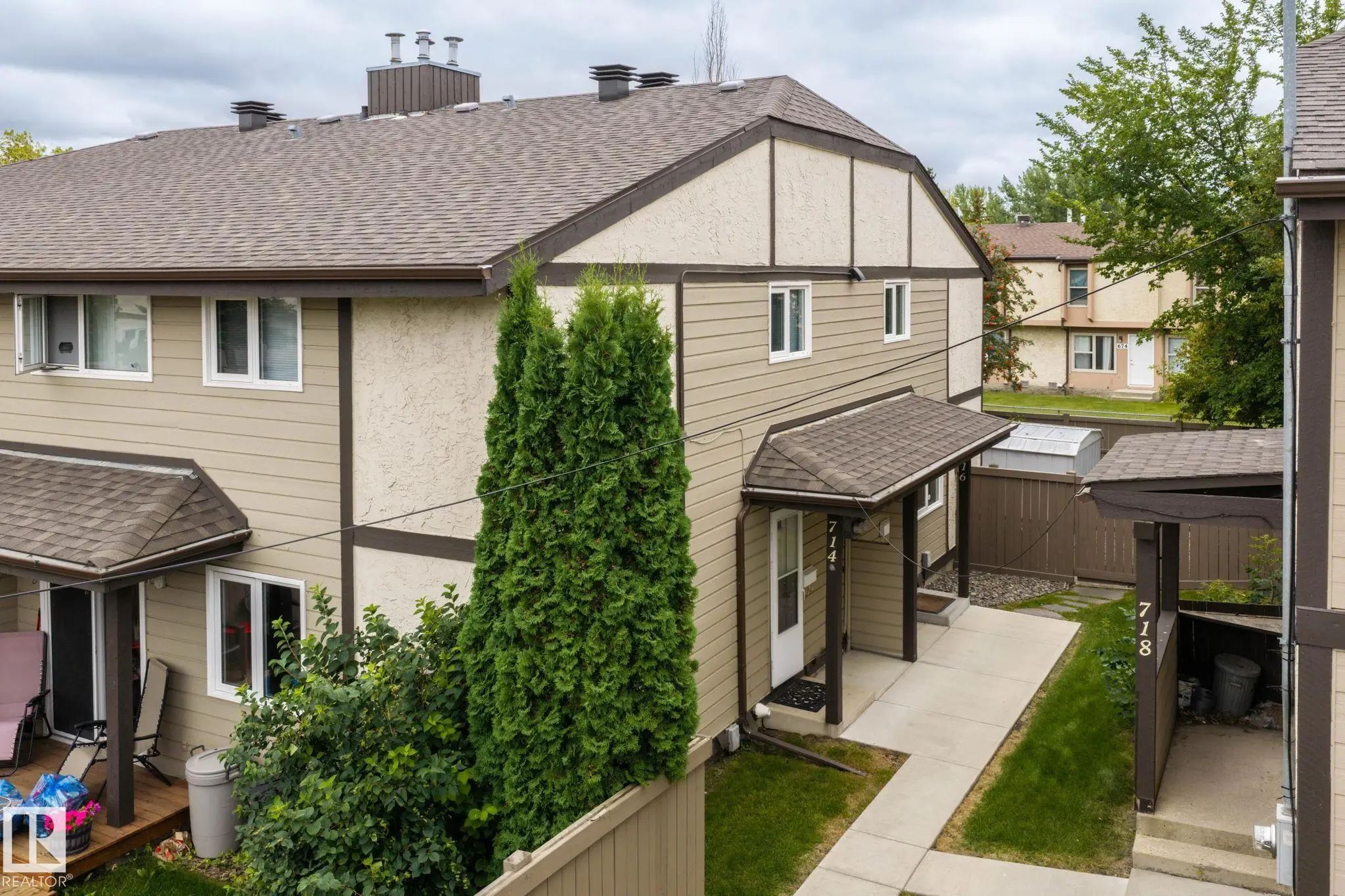 Home for Sale Located at 716 Clareview Rd Northwest, Edmonton, AB