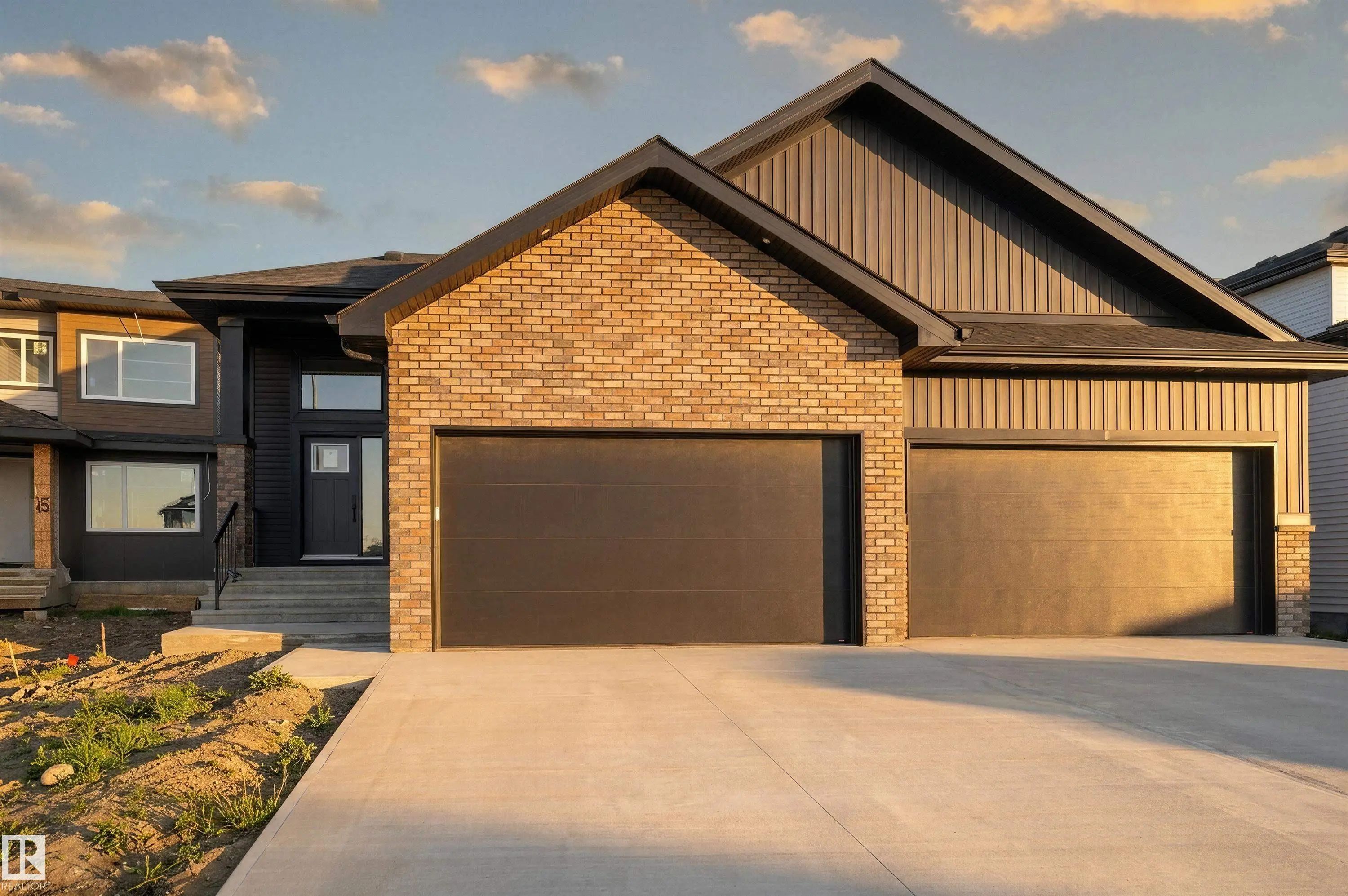Photo for MLS®# E4500871 - home for sale at 23 Darby Crescent, Deer Park_SPGR, Spruce Grove AB