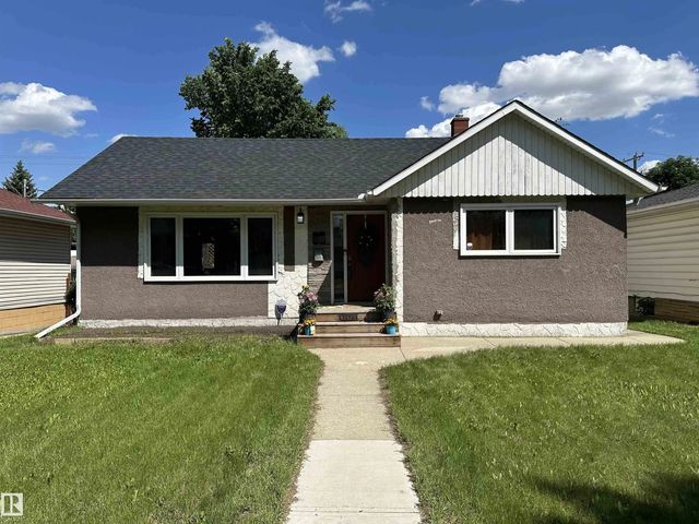 Edmonton Real Estate Listing: 12423 75 Street Northwest, Elmwood Park
