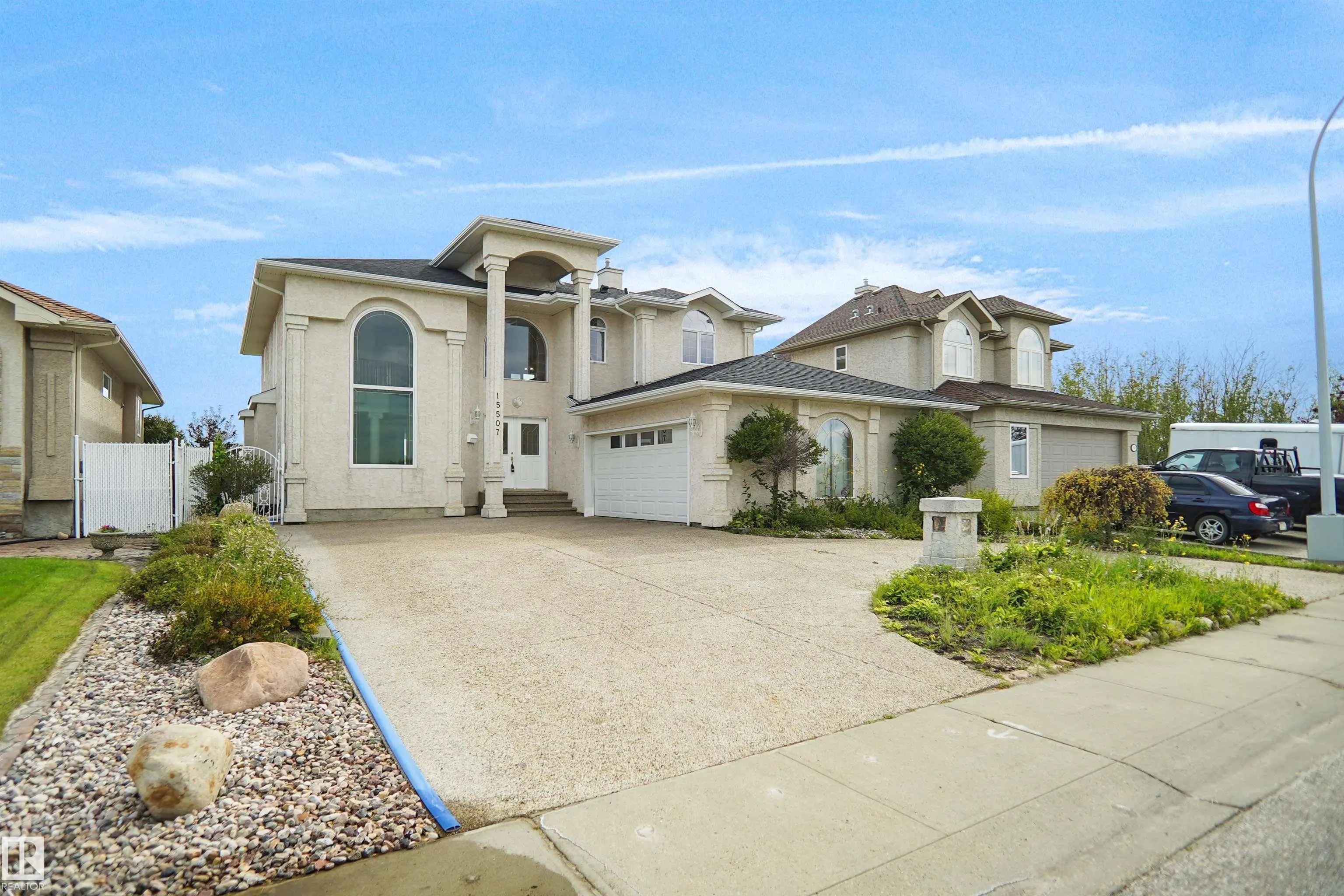 Photo for MLS®# E4505214 - home for sale at 15507 91 Street Northwest, Eaux Claires, Edmonton AB