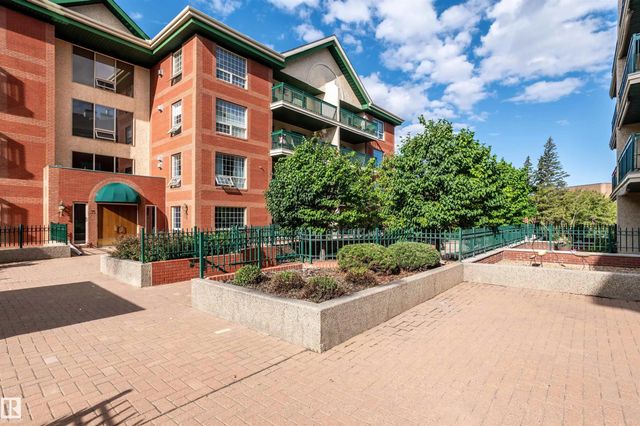 106 35 Sir Winston Churchill Avenue, St. Albert