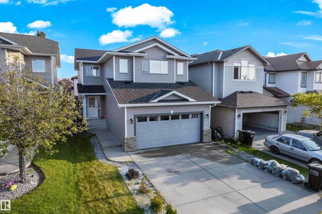 Single Family Home for Sale in Edmonton, AB