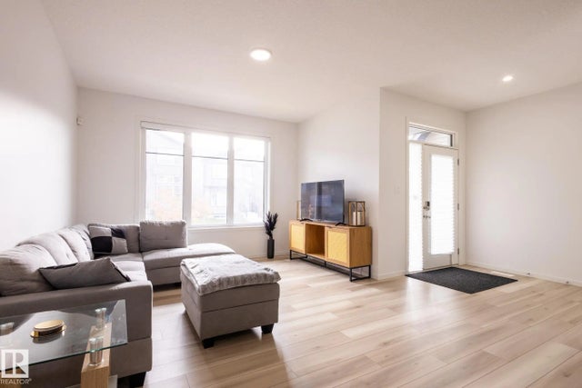 5016 Kinney Link Sw, Edmonton