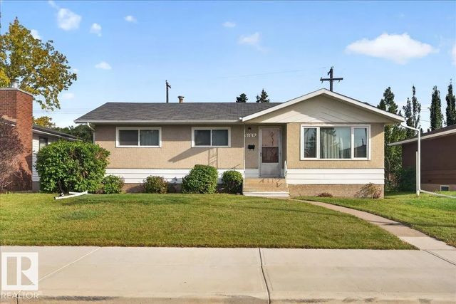 Edmonton Real Estate Listing: 6104 92 Avenue Northwest, Ottewell