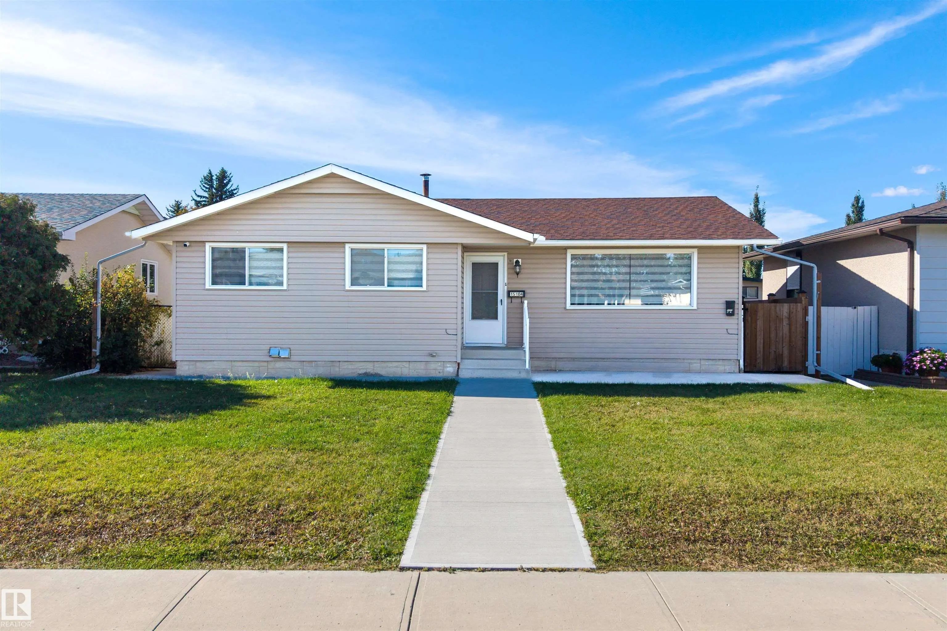 Single Family Property for Sale at 15104 74 Street Northwest, Edmonton: MLS®# E4511768