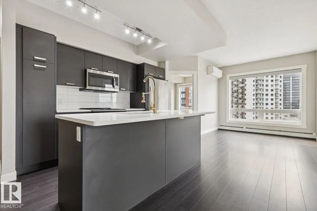 Photo for MLS®# E4511786 - home for sale at 904 10410 102 Avenue Northwest, Downtown (Edmonton), Edmonton AB