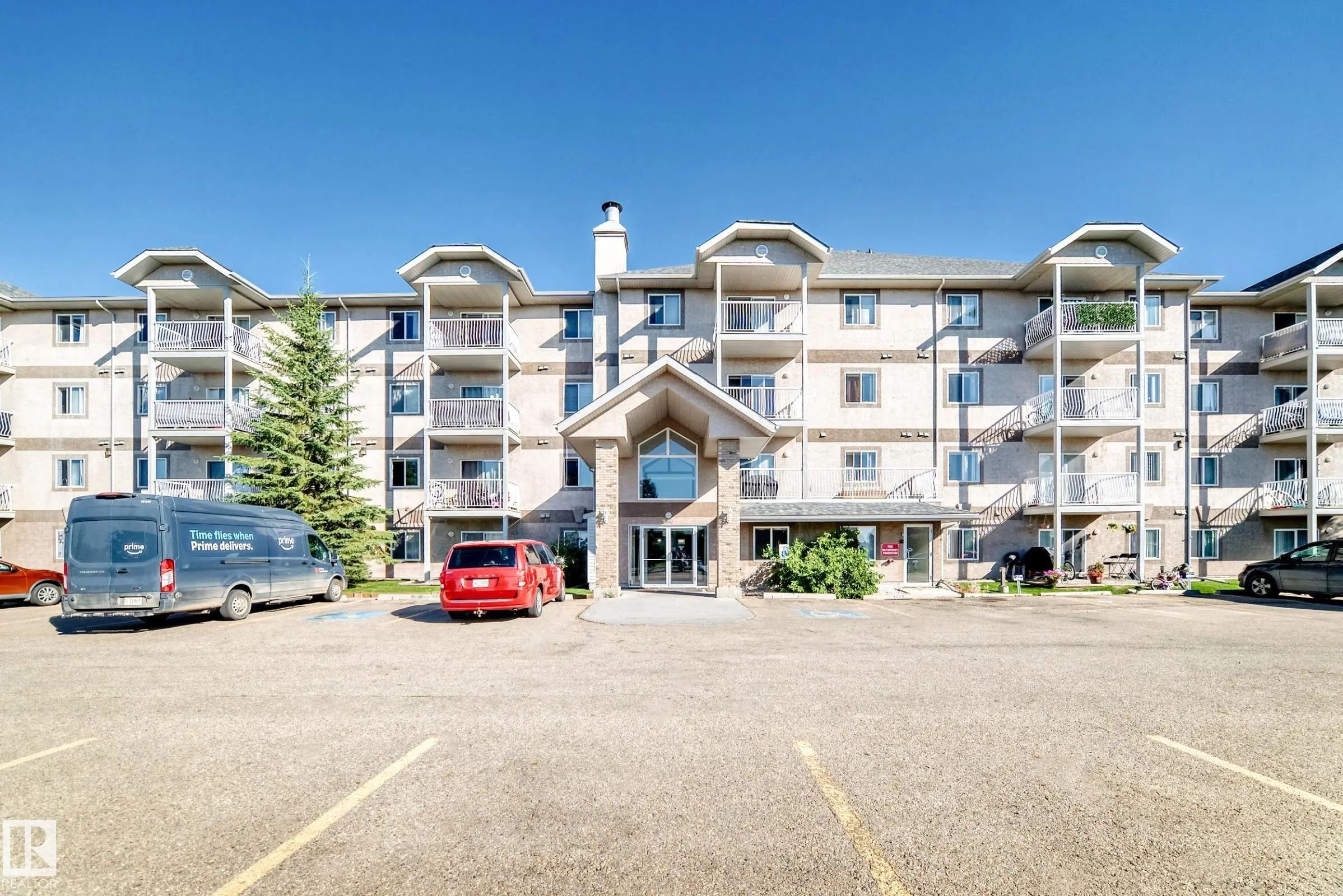 Home for Sale Located at 124 240 Spruce Ridge Road, Spruce Grove, AB