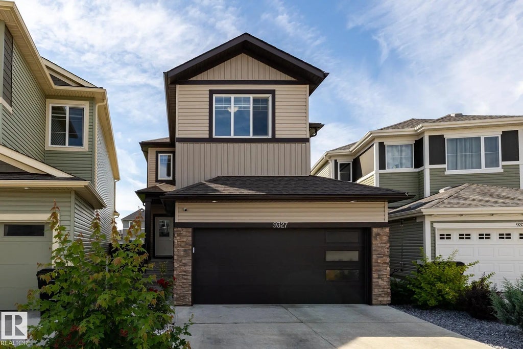 9327 Cooper Bend Bend, Edmonton