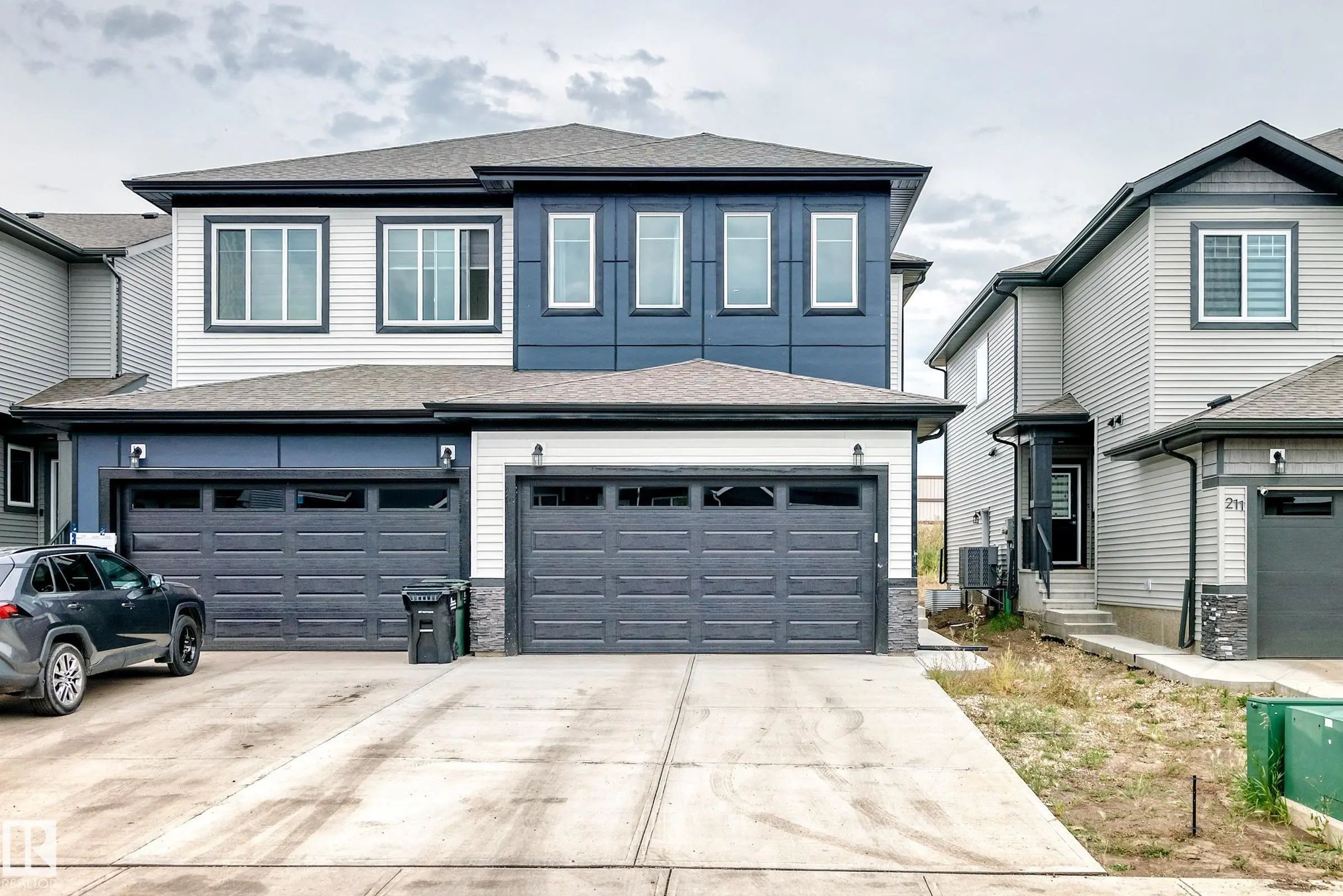 Home for Sale Located at 215 Savoy Crescent, Sherwood Park, AB