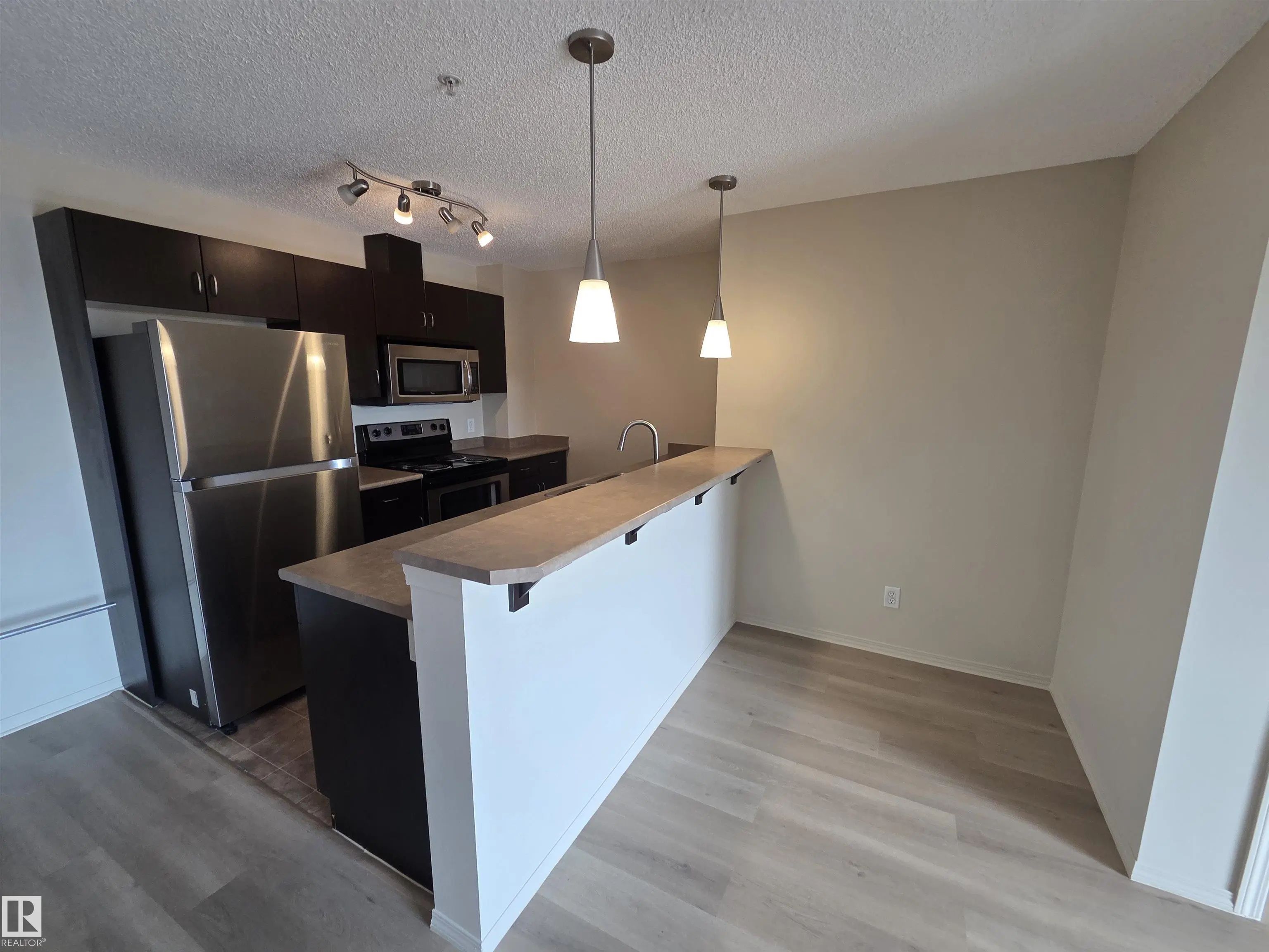 Canon Ridge Real Estate Listing, Edmonton, AB T5A 0P8