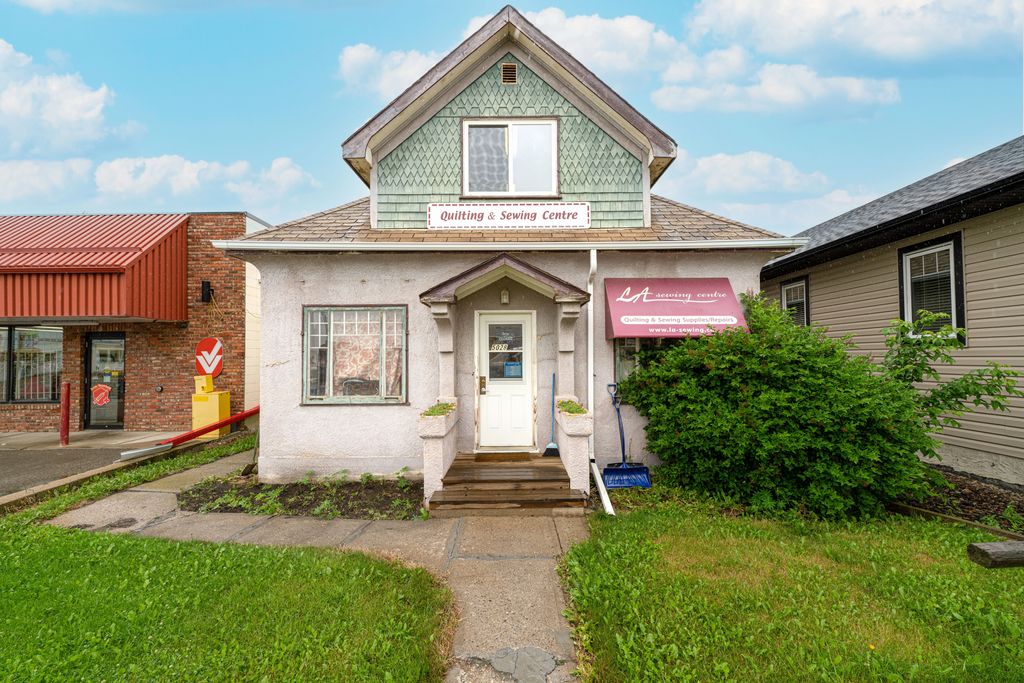 50 Avenue, Lamont