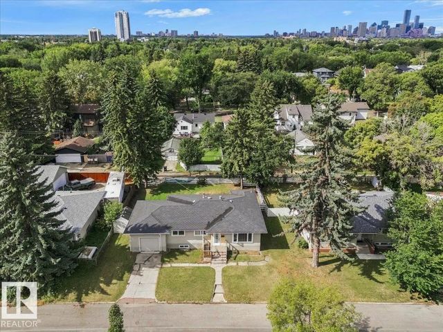 9228 75 Street Nw, Edmonton