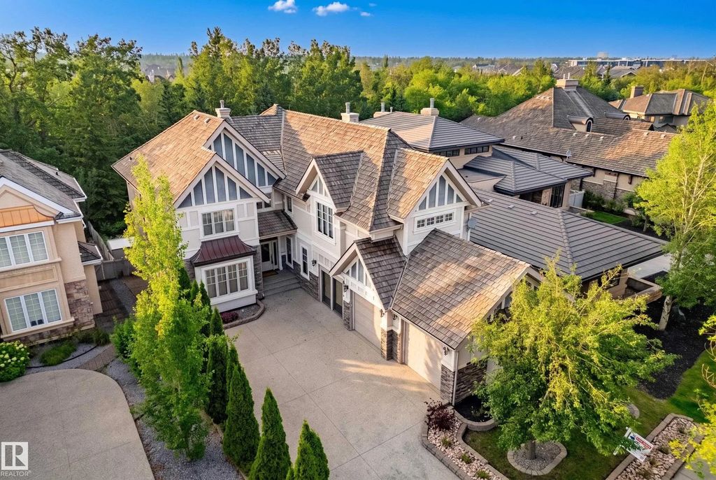 322 Caldwell Close, Edmonton