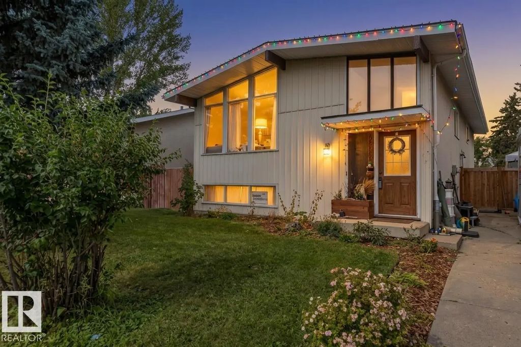 8808 43 Avenue, Edmonton