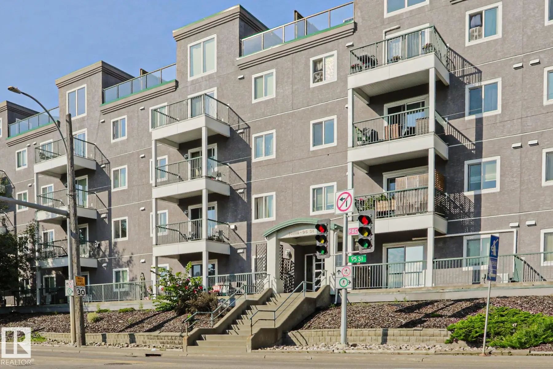 Condo / Townhouse Property for Sale at 101 10118 95 Street Northwest, Edmonton: MLS®# E4504452