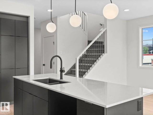 8219 227 Street Nw, Edmonton