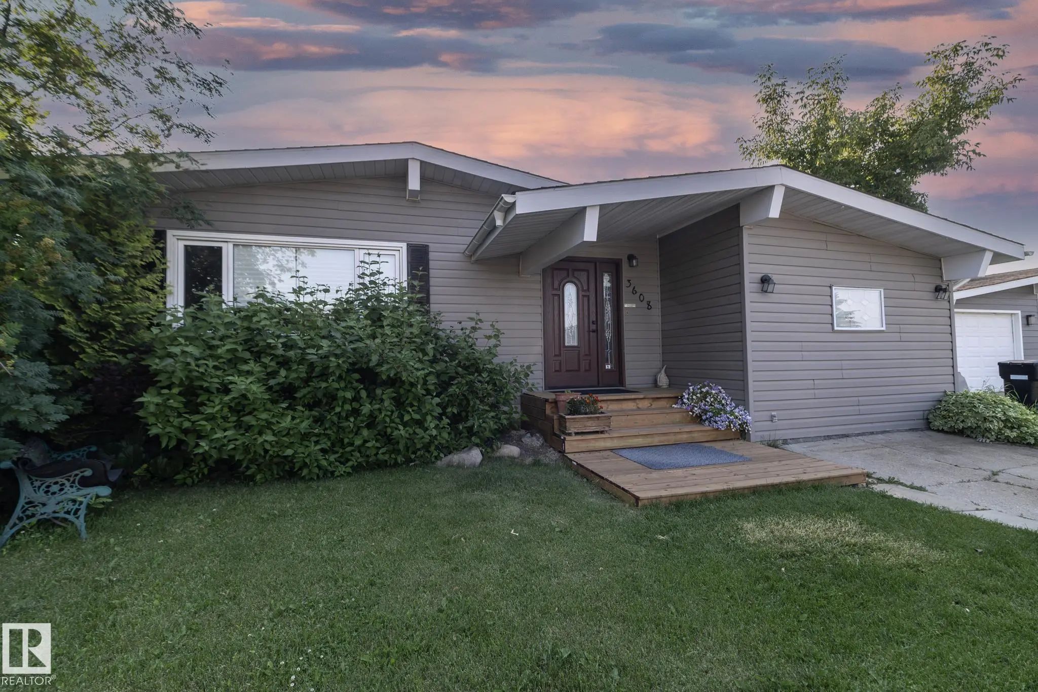 Single Family Property for Sale at 3608 44 Street, Leduc: MLS®# E4504315