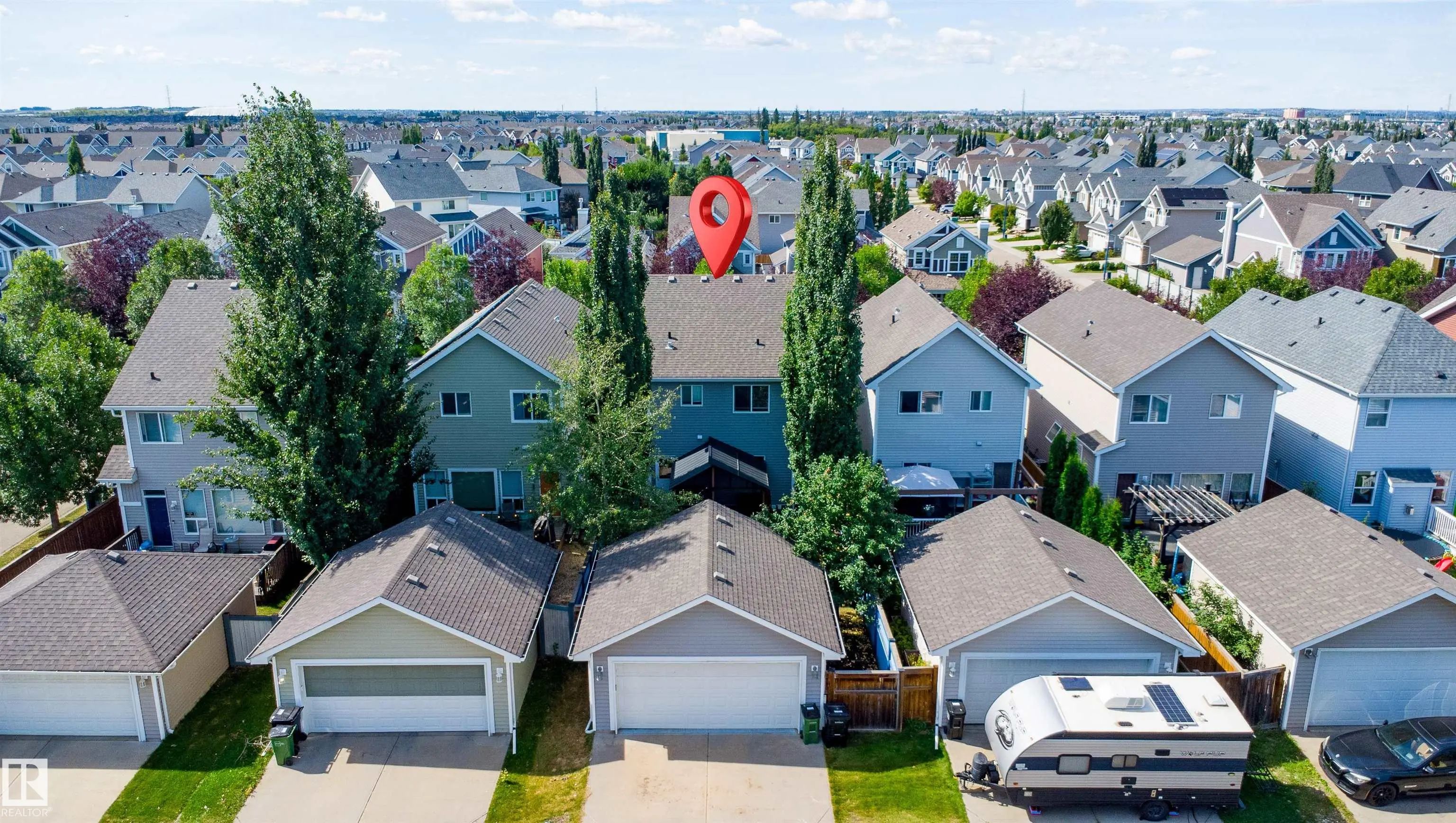 Single Family Property for Sale at 2051 74 Street Southwest, Edmonton: MLS®# E4506553