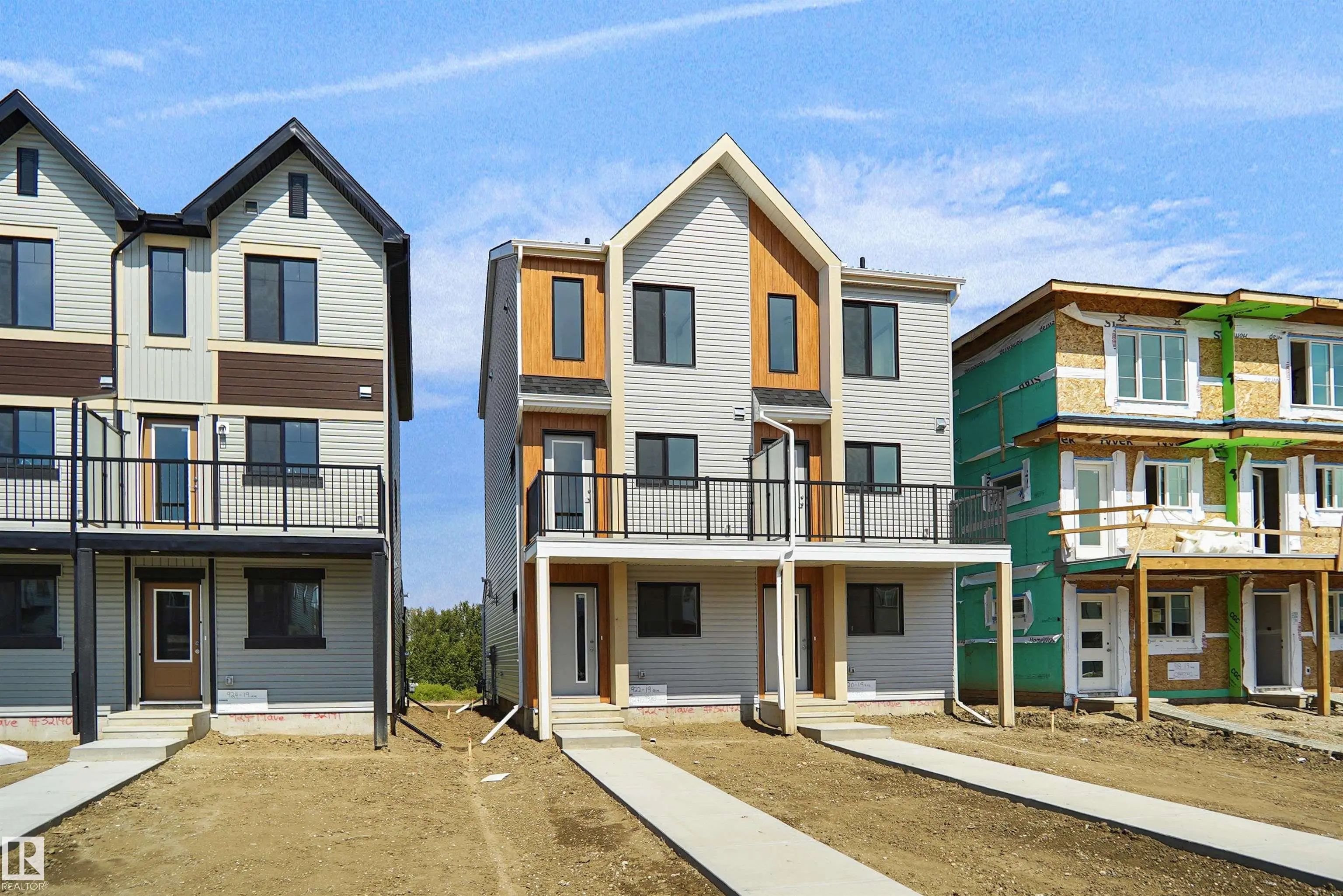 Photo for MLS®# E4507399 - home for sale at 922 19 Avenue Northwest, Aster, Edmonton AB