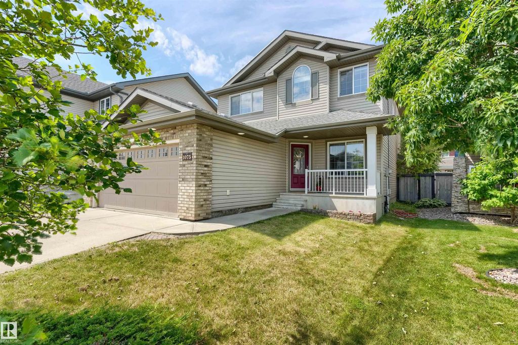 1075 Mckinney Green, Edmonton