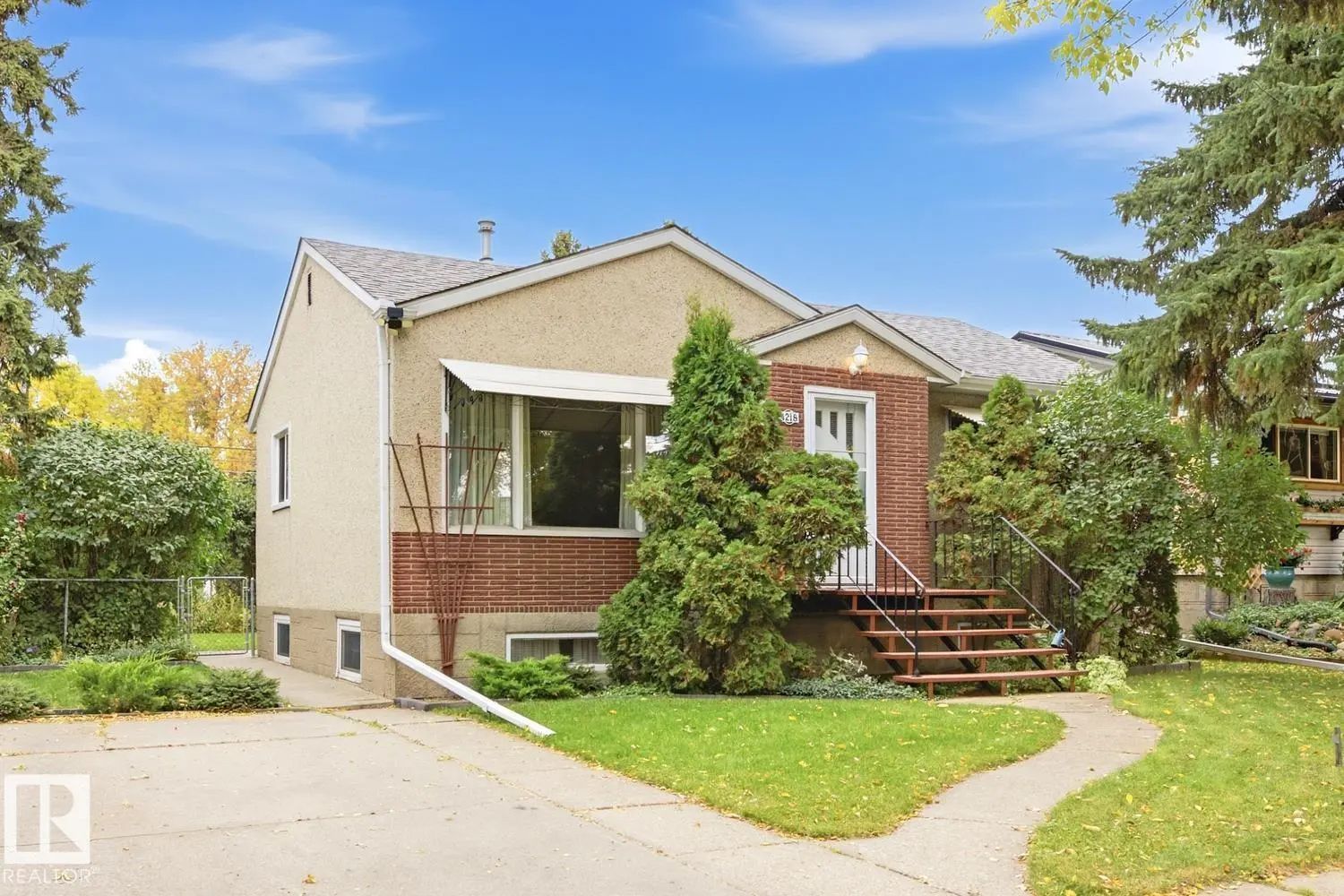 Photo for MLS®# E4512239 - home for sale at 4218 111 Avenue Northwest, Beverly Heights, Edmonton AB