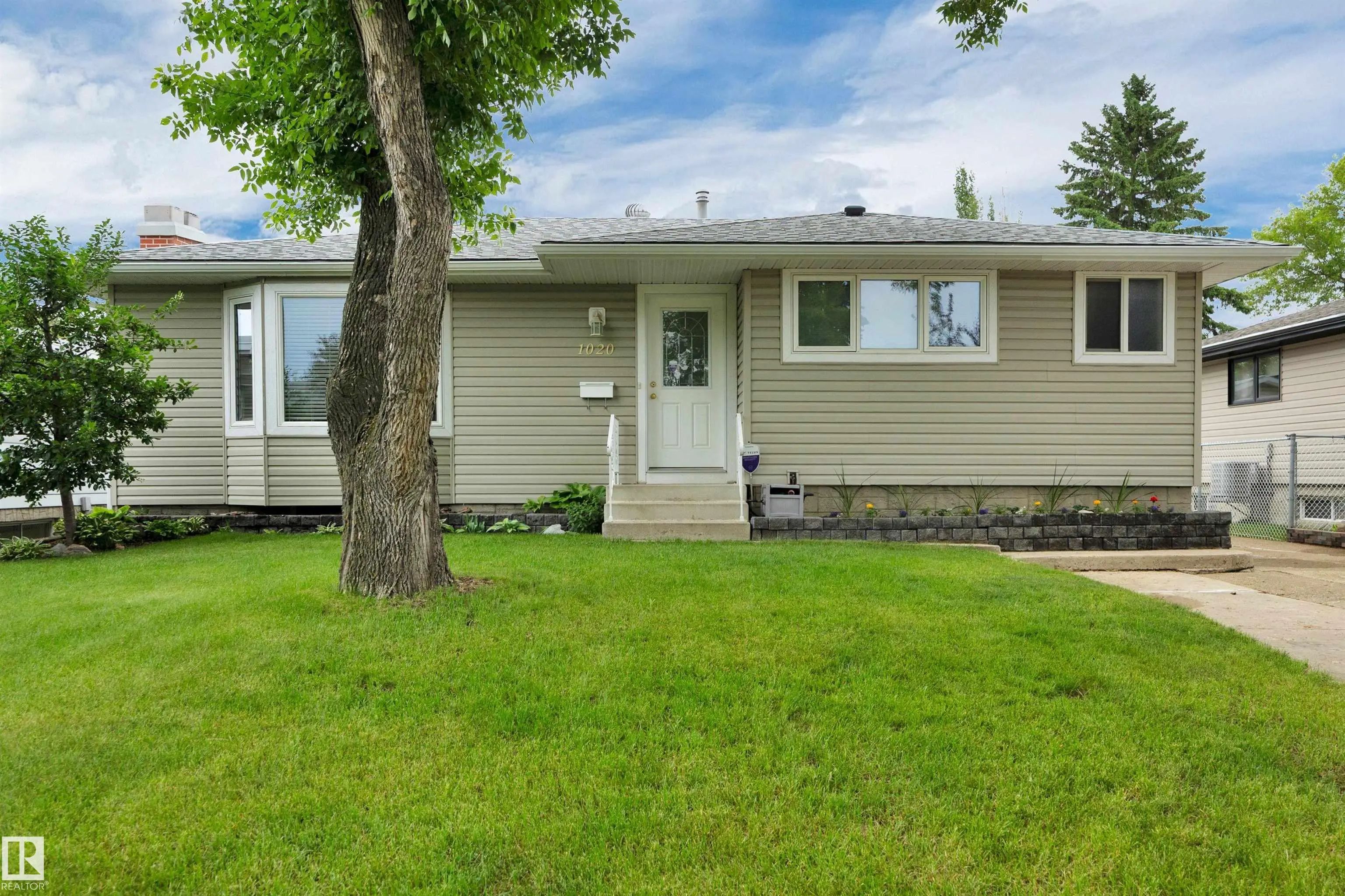 Single Family Property for Sale at 1020 Keith Road, Sherwood Park: MLS®# E4512655