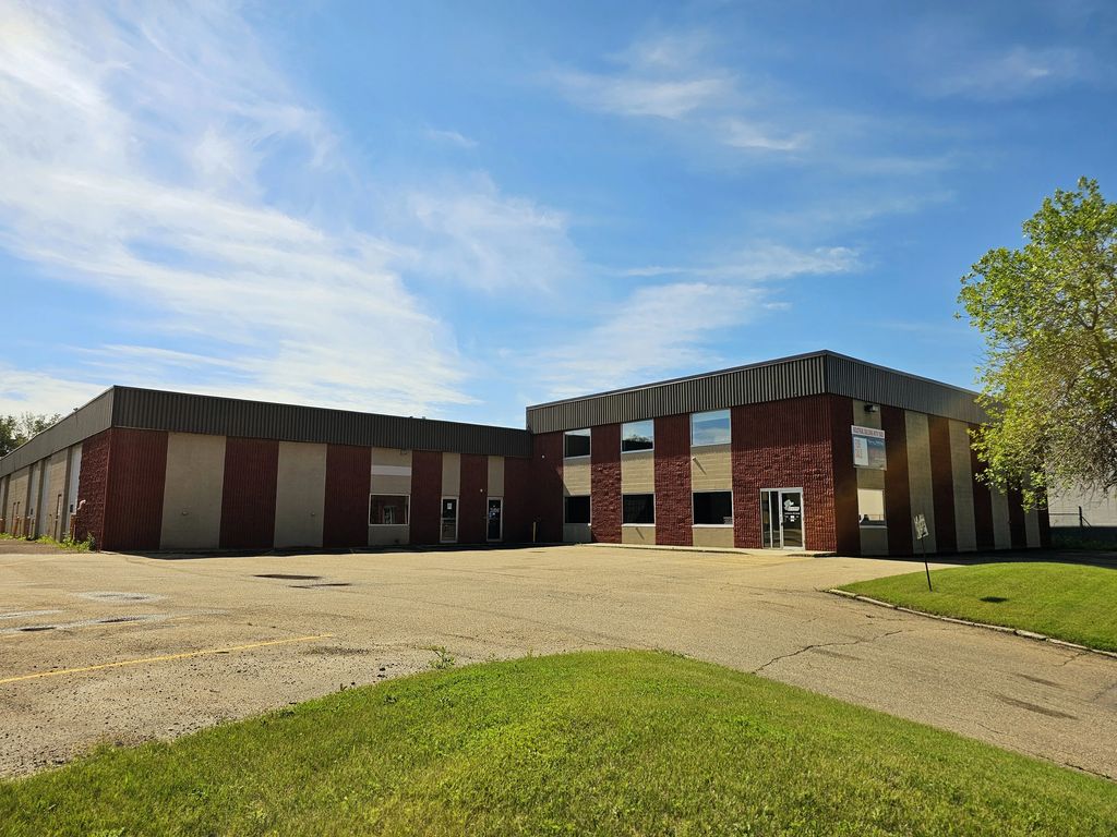 Rayborn Crescent, St. Albert