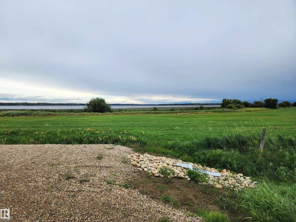 2 464019 Rge. Rd. 63, Rural Wetaskiwin County