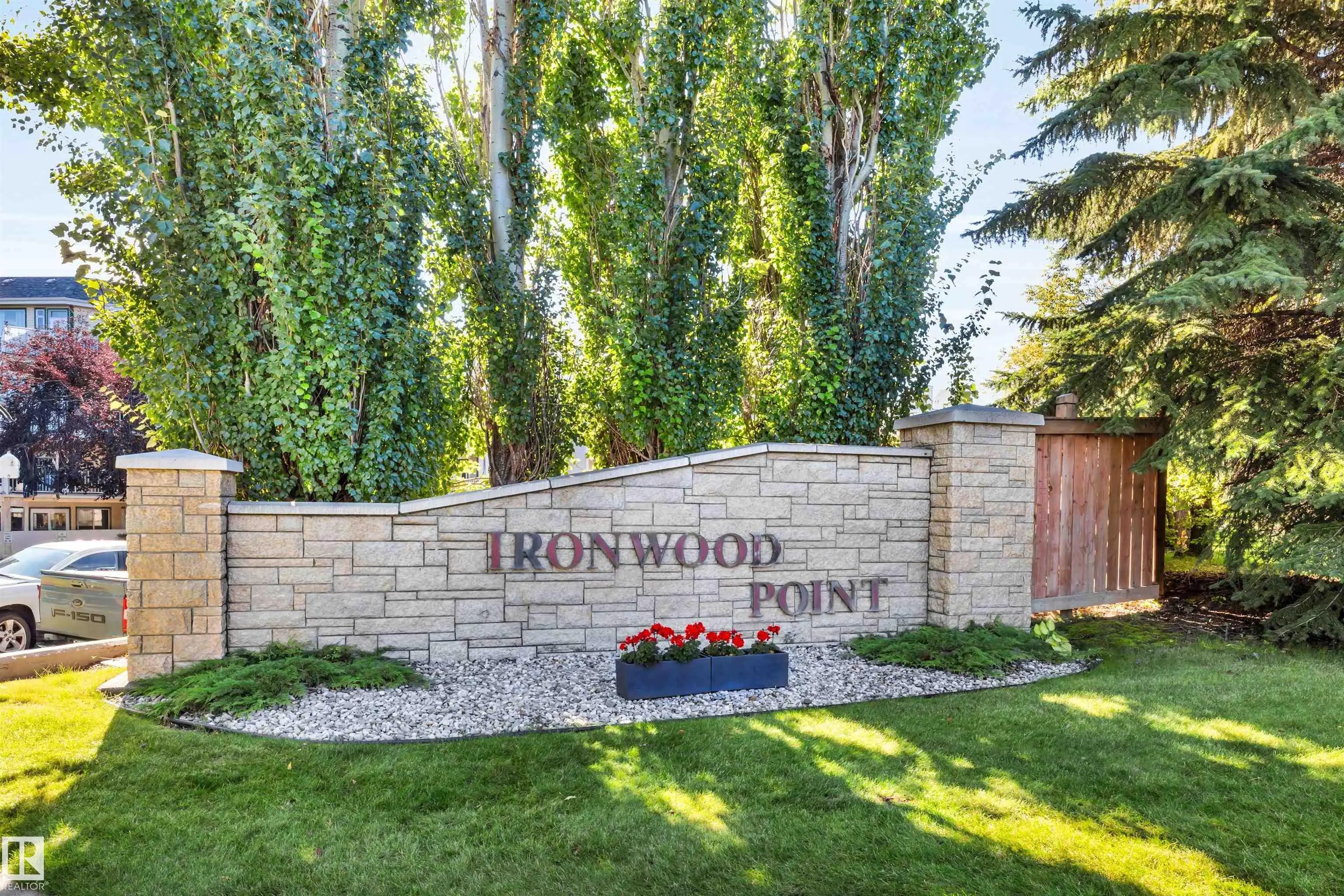Home for Sale Located at 303 10 Ironwood Point(e), St. Albert, AB