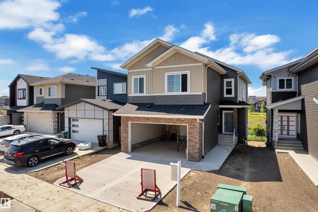 Single Family Home for Sale in St. Albert, AB