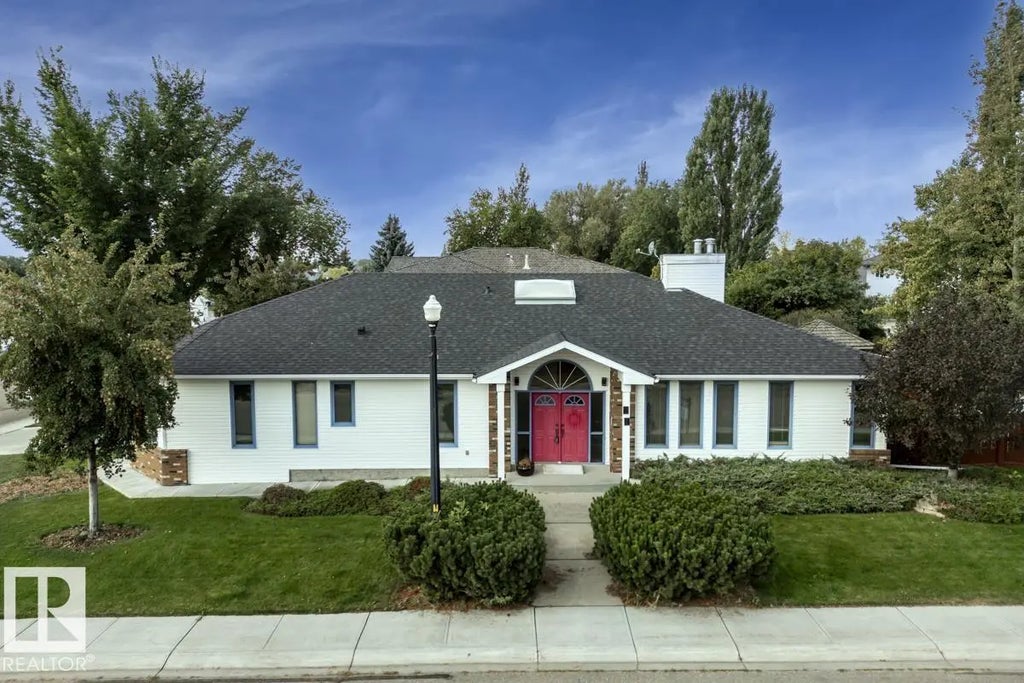 69 Nottingham Estates, Sherwood Park