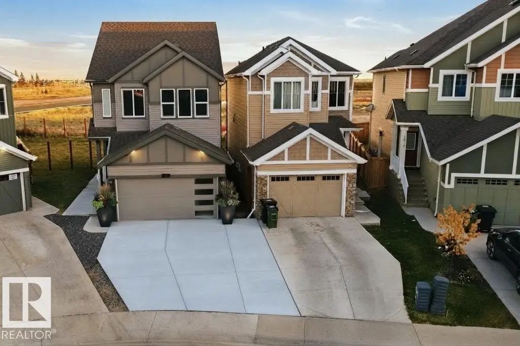 4072 Kinsella Way Sw, Edmonton
