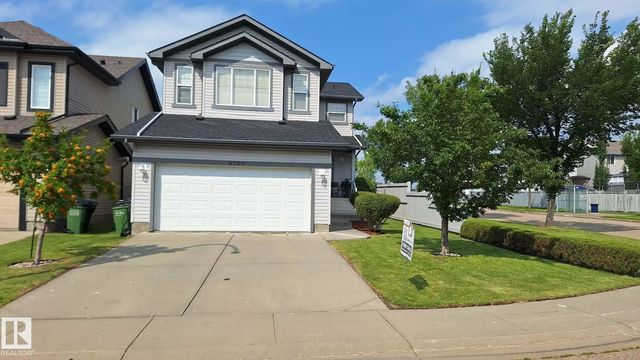 8704 175 Avenue Nw, Edmonton