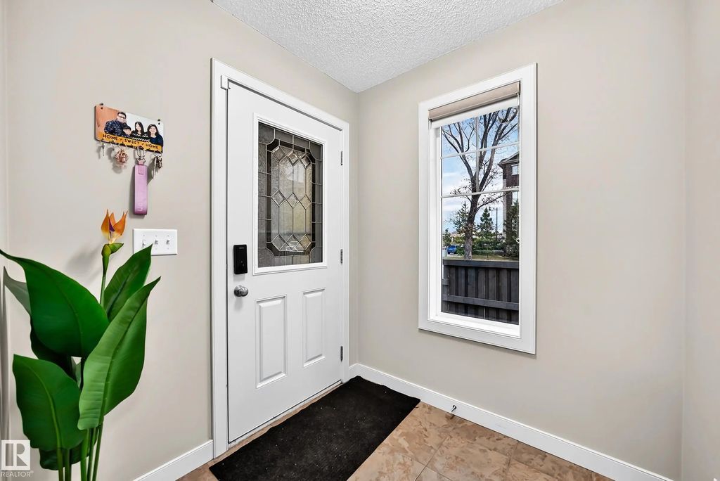 1673 Cunningham Way Sw, Edmonton
