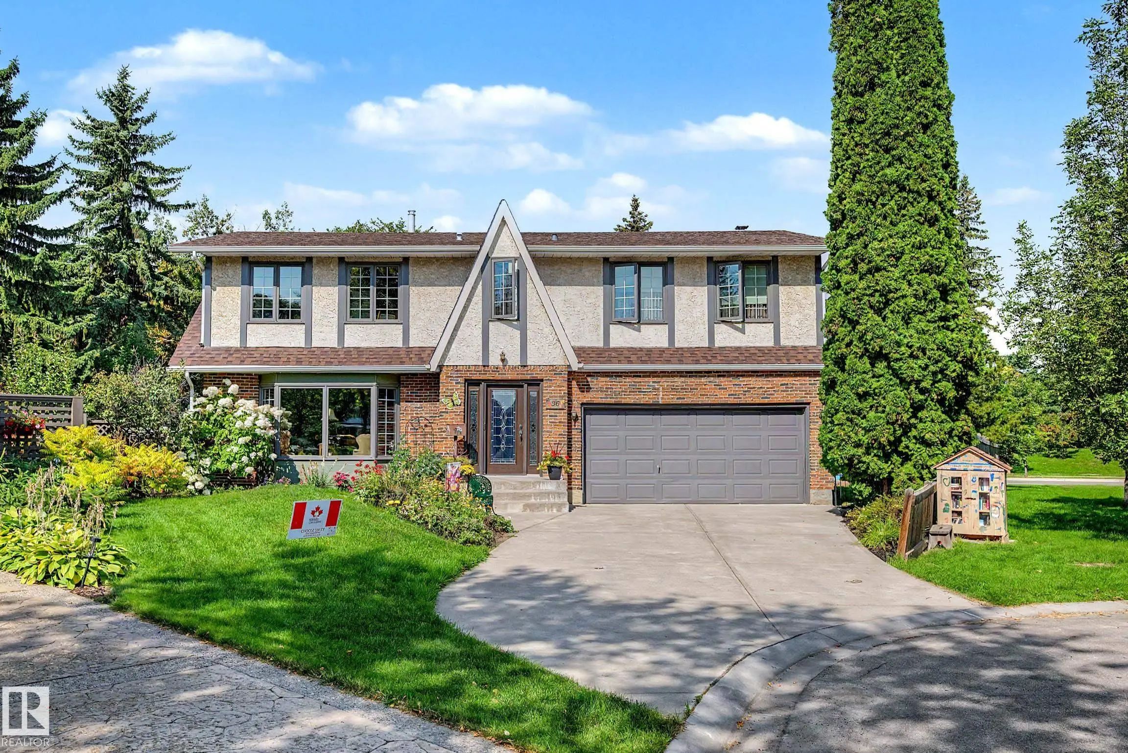 Photo for MLS®# E4506207 - home for sale at 36 Lodgepole Crescent, Lacombe Park, St. Albert AB