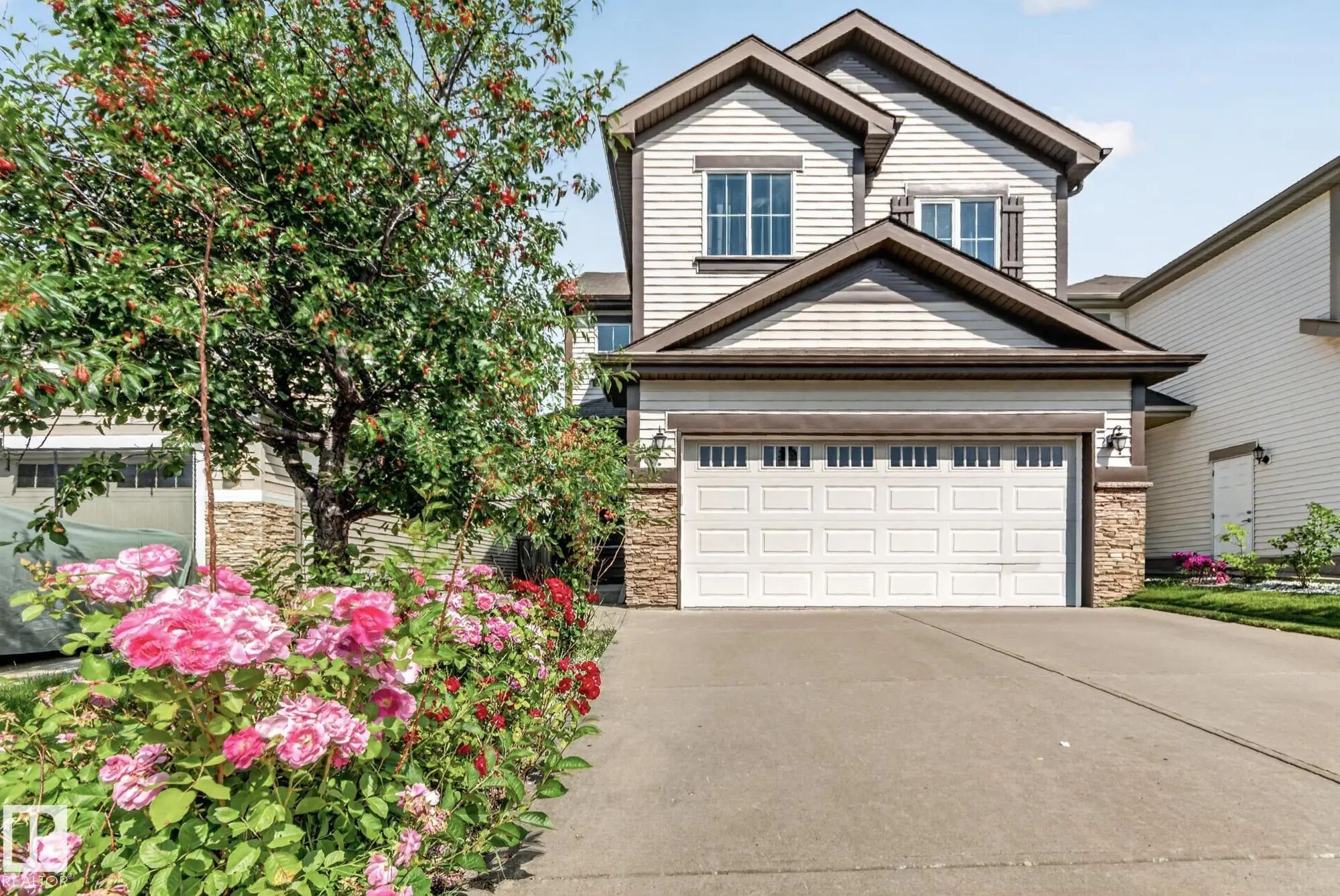Photo for MLS®# E4499346 - home for sale at 1115 61 Street Southwest, Walker, Edmonton AB