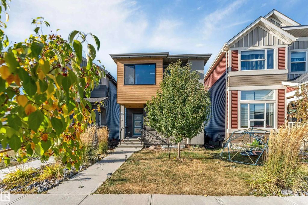 266 Charlesworth Drive, Edmonton