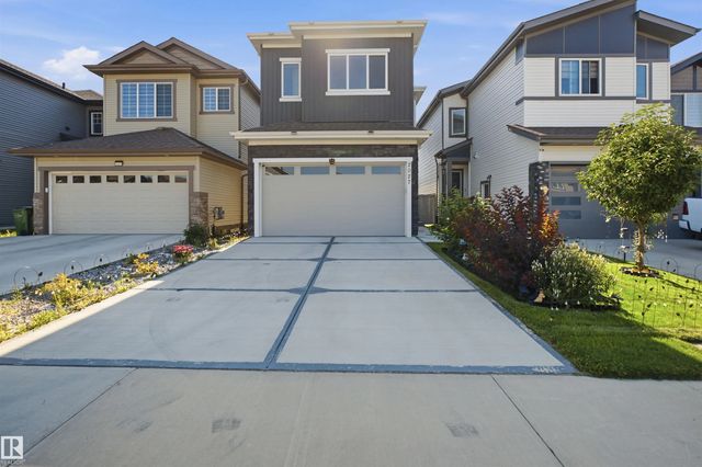 2027 13 Avenue Nw, Edmonton