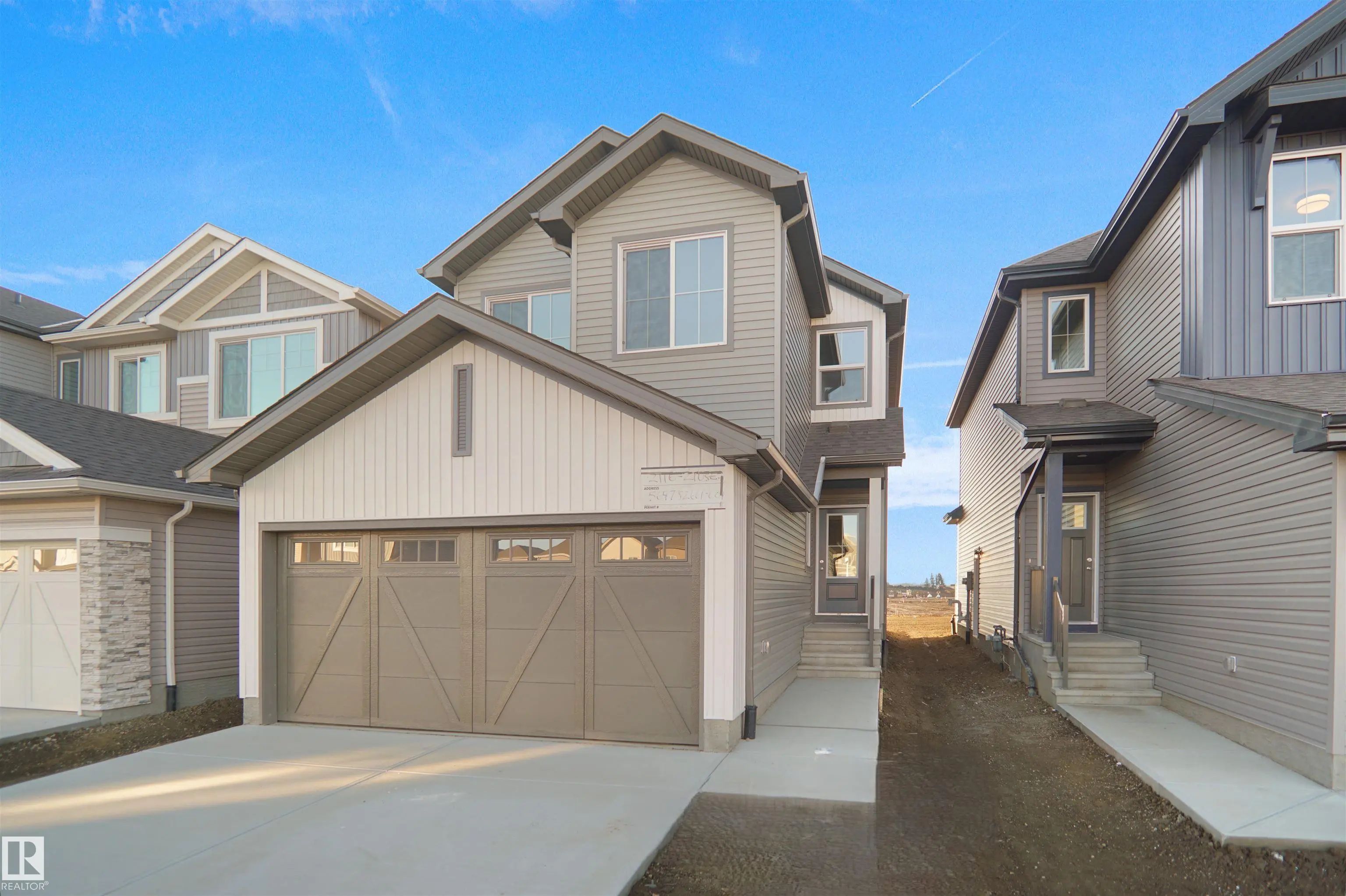 Photo for MLS®# E4506665 - home for sale at 13136 214 Street Northwest, Trumpeter Area, Edmonton AB