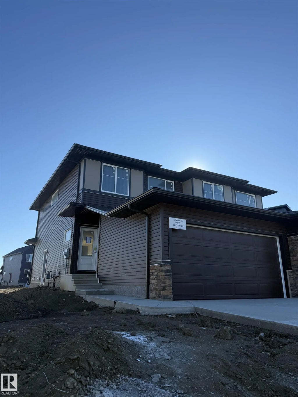 5621 Hawthorn Way, Edmonton